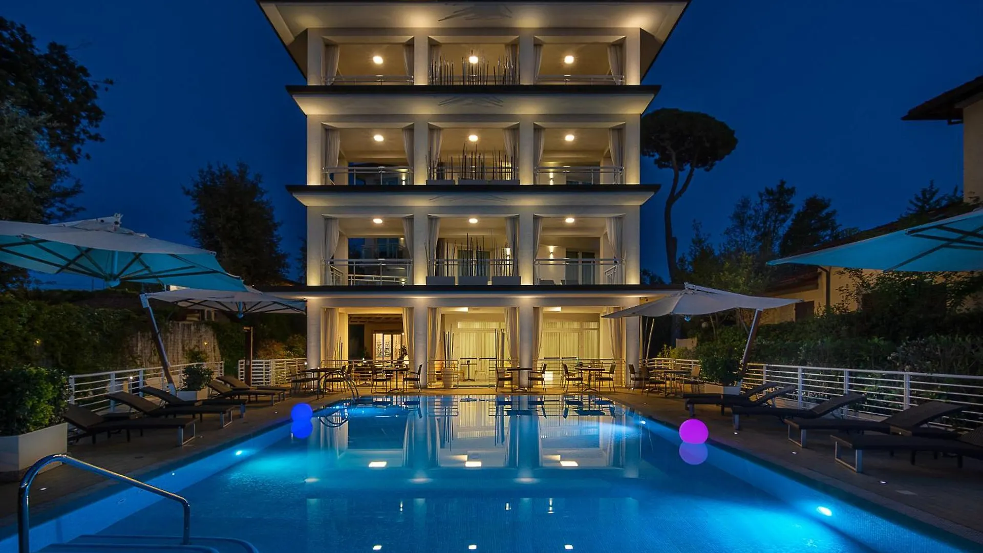 Hotel Central Park Marina di Pietrasanta 3*,  Itália